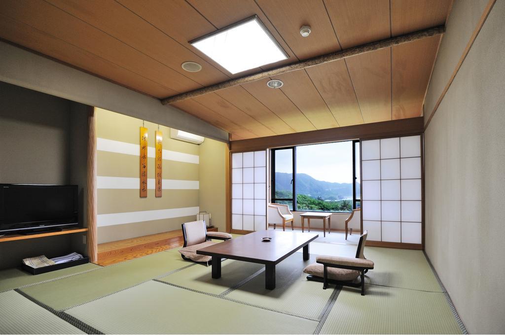 Hachijo View Hotel Стая снимка